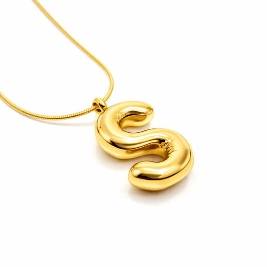 Hálsmen með upphafsstaf